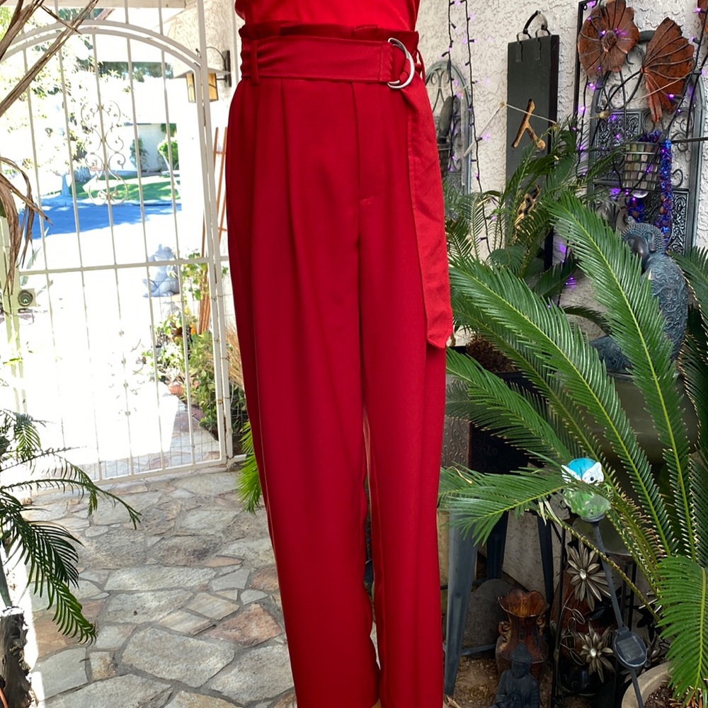 ♦️♦️RED PLEATED PAPER BAG STYLE W/BELT PANTS♦️♦️